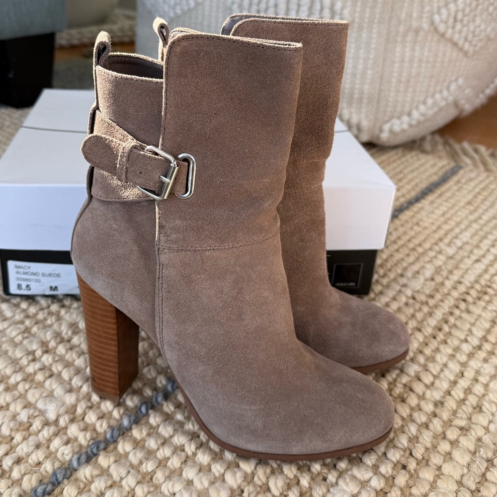 Dolce Vita Macy Boot - Taupe Suede Heeled Booties Size 8.5